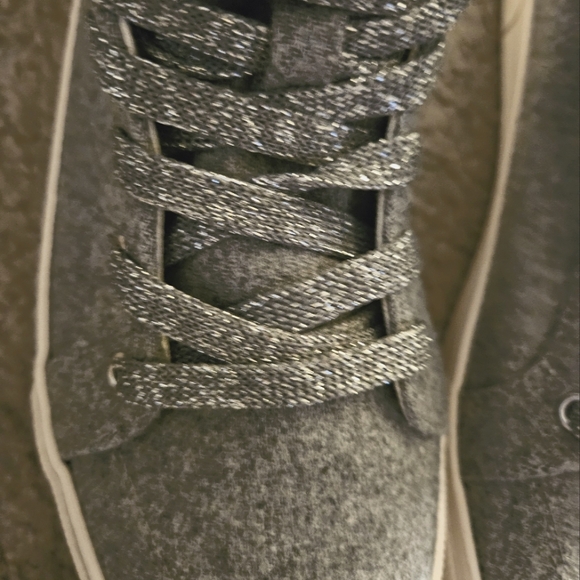 Old Navy High top sneakers with fur trim (7) - Picture 7 of 8